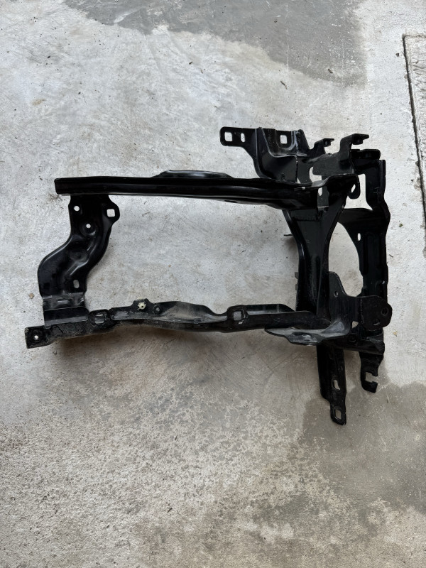Nosac fara vezni lim bmw x7 g07 desni 9451682