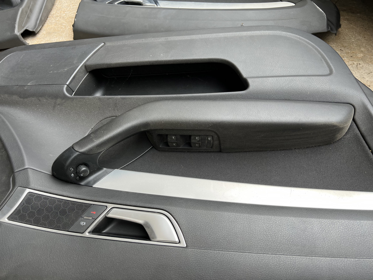 Tapacirung tapacirunzi audi a6 4f komplet kao novo