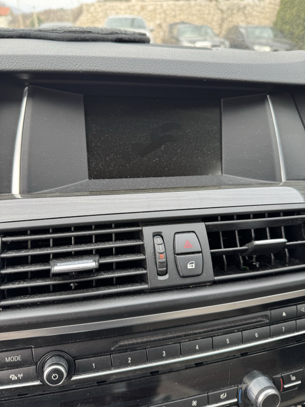 Ekran bmw display f10 2016 facelift mali