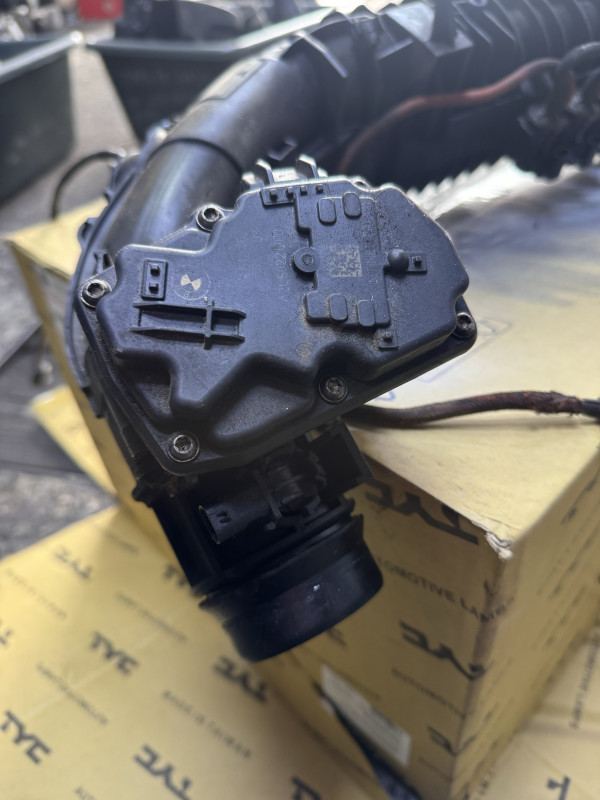 Klapna gasa bmw usis b57 g11 g12 g20 g30 8512452
