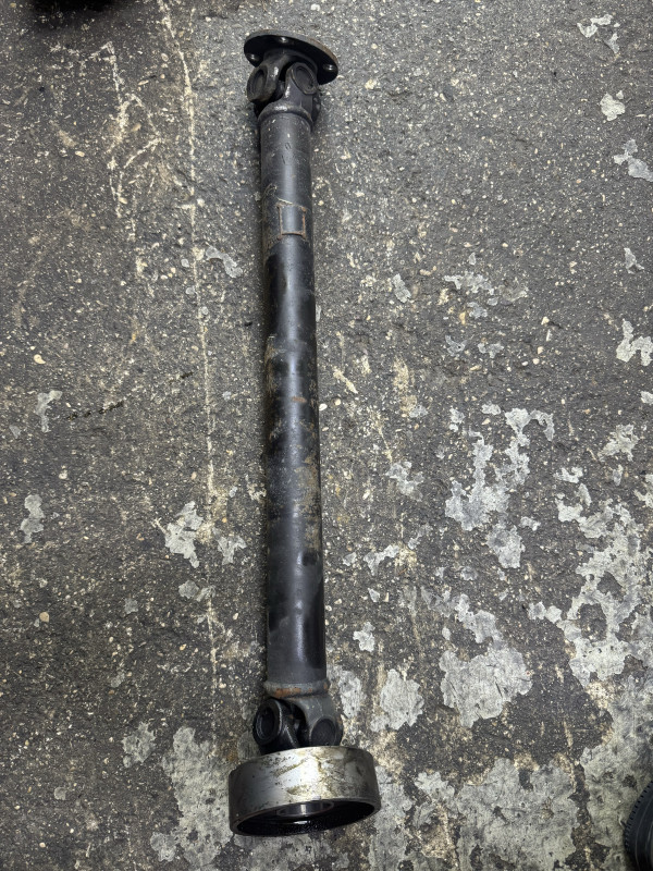Prednji kardan bmw x3 e83 m57 kratki mali 4x4 xdrive
