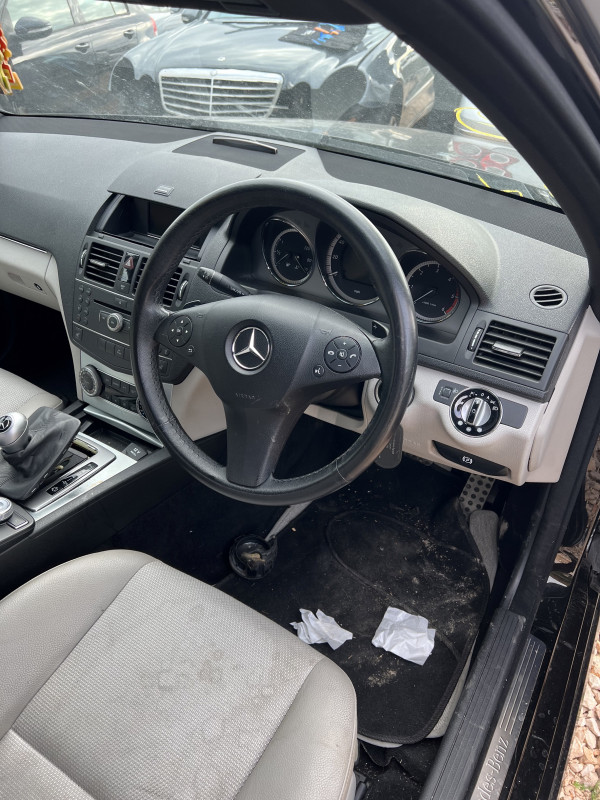 Mercedes w204 dijelovi djelovi c220 2.2 om646 amg full