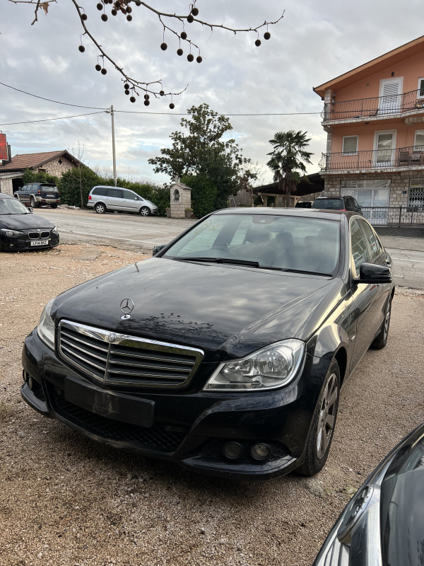 Mercedes c klasa w204 facelift dijelovi djelovi 2,2 om651 2012