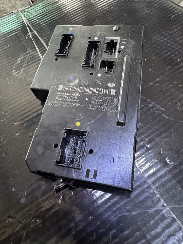 Mercedes w204 sam modul zadnji 2049000902