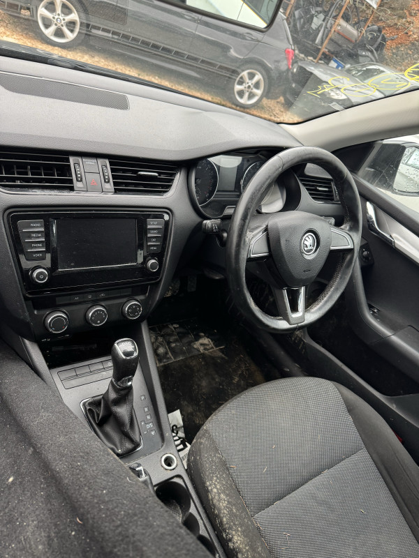 Skoda octavia a7 dijelovi 1.6 tdi DSG 2016 djelovi