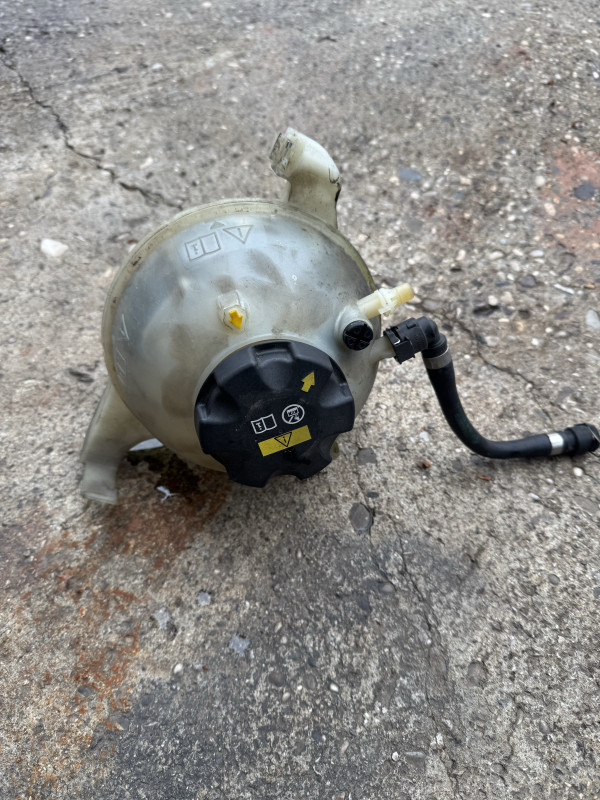 Posuda vode bmw g11 g20 g30 g01 3 5 7 x1 b57 ekspanziona