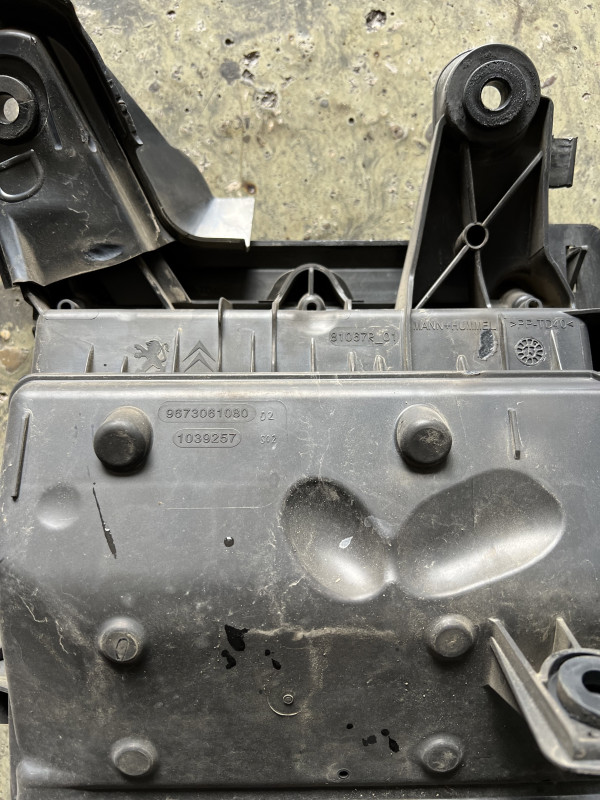 Kuciste sa protokomjerom peugeot 208 2012 1.6 hdi