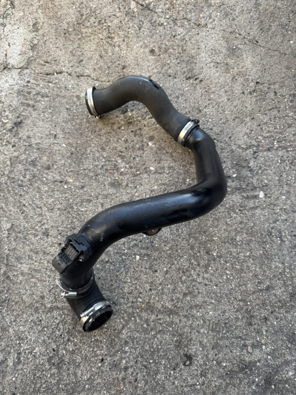 Crijevo interkulera usisa polo 6r 1.2 tdi 6r0 145 770 g