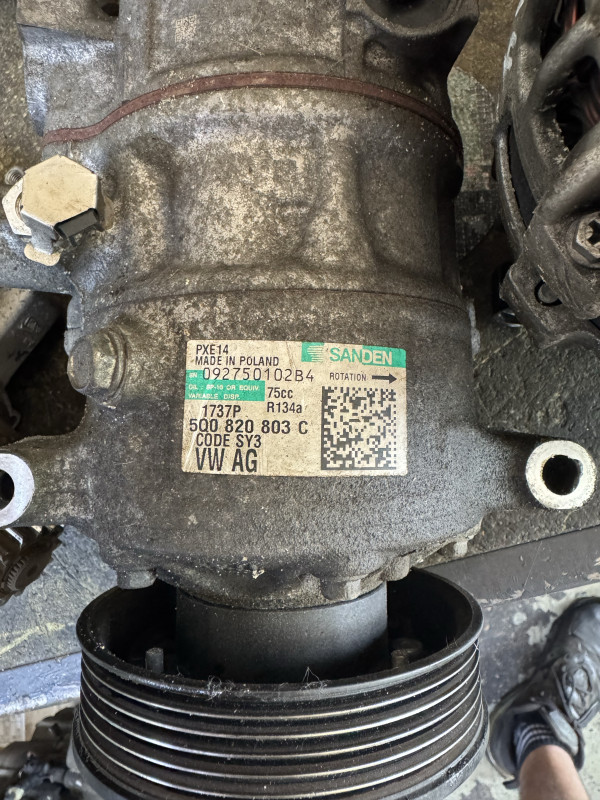 Kompresor klime audi a3 golf 7 2.0 tdi 5q0 820 803 C