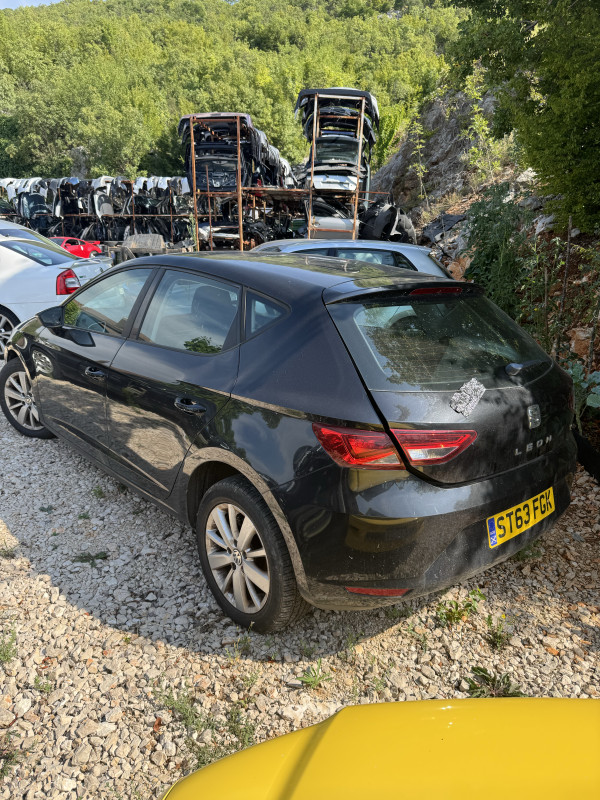 Seat leon 1.6 tdi 2014 dijelovi djelovi komplet