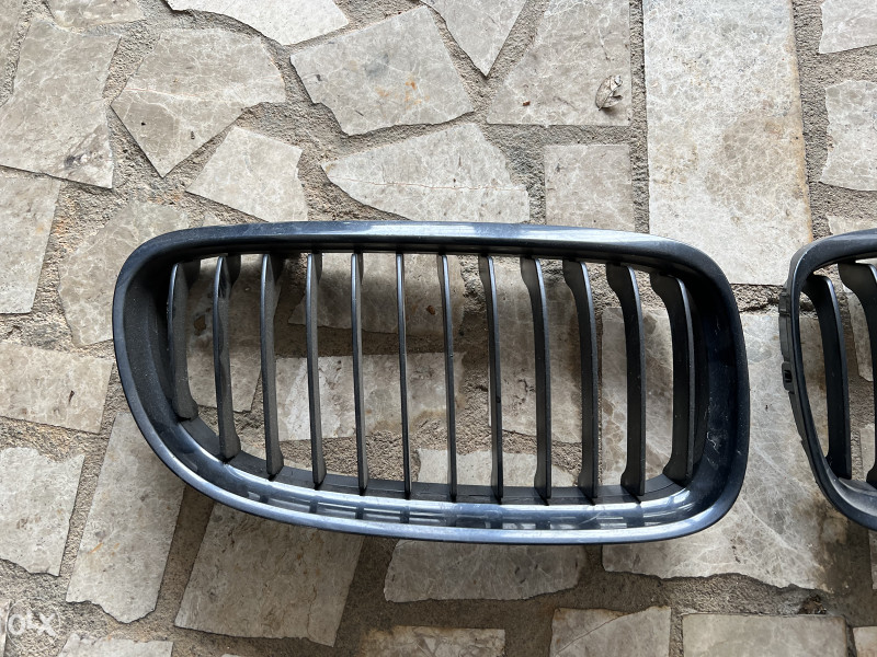 Maska gril bmw e90 e91 lci facelift crna grill