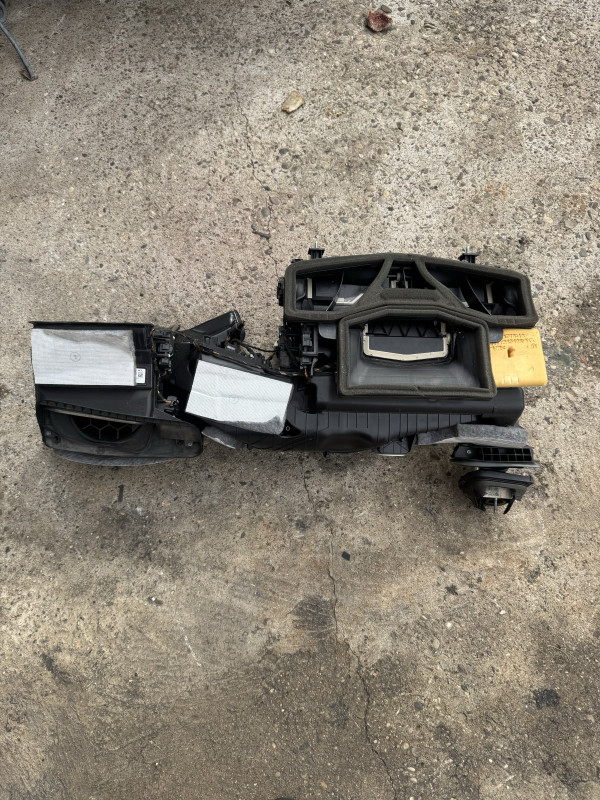 Isparivac klime ventilacije bmw g11 g12 2019 kompletan