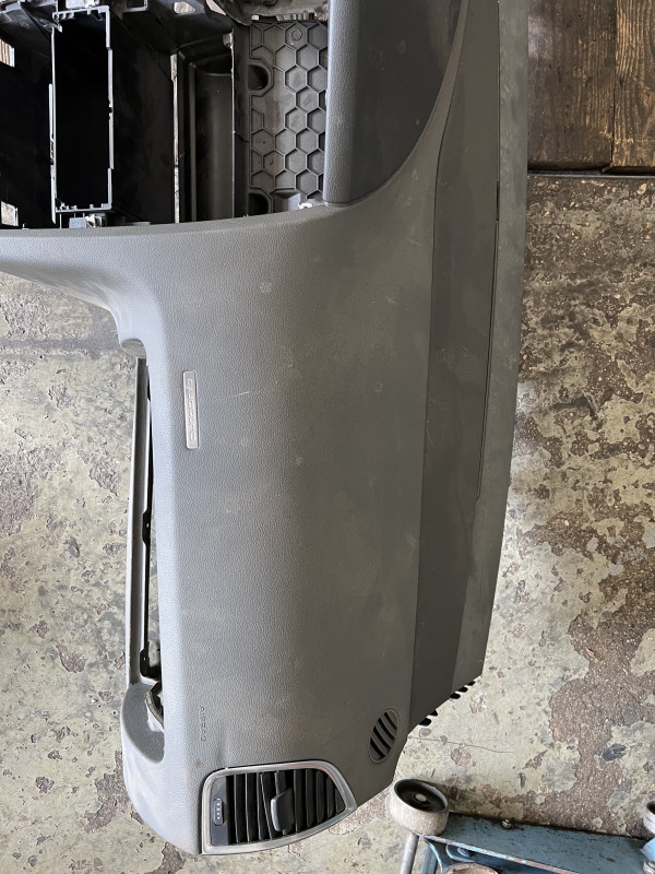 Instrument tabla audi q7 2009 sa airbagom