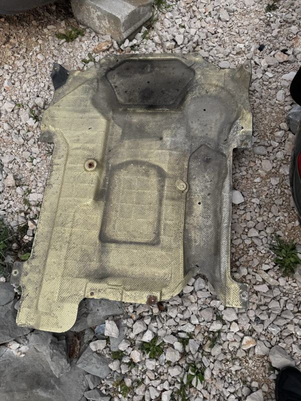Zastita motora donja mercedes w204 facelift a 204 520 23