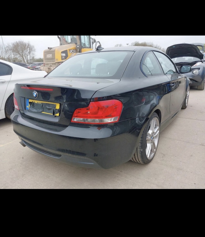 Bmw e82 e88 coupe dijelovi m paket facelift 2012 djelovi