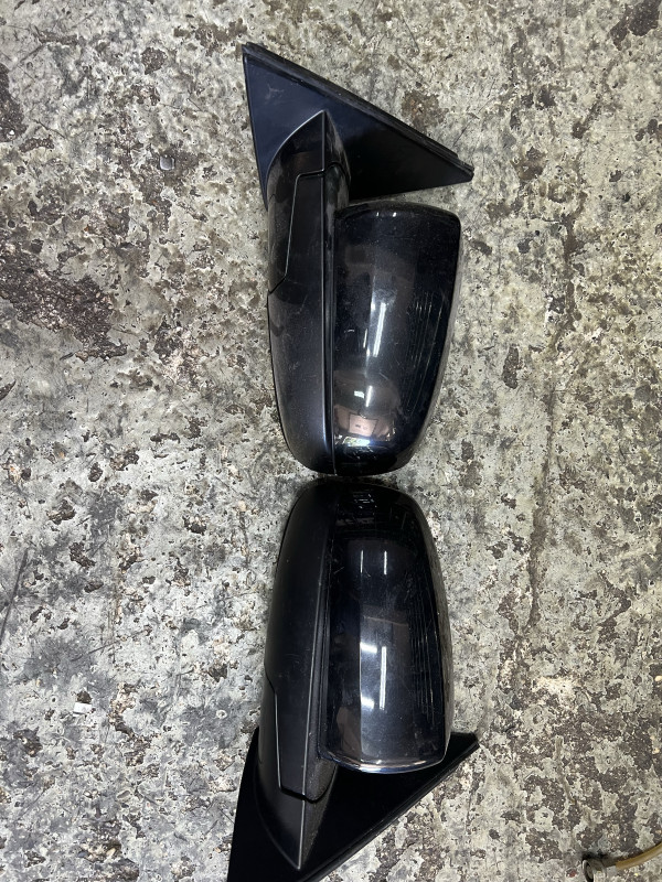 Retrovizor retrovizori bmw x5 x6 e70 e71 crni extra stanje