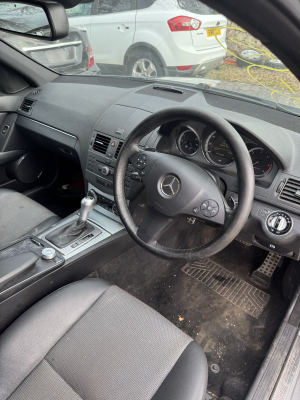 Mercedes c klasa dijelovi om651 2010 amg karavan