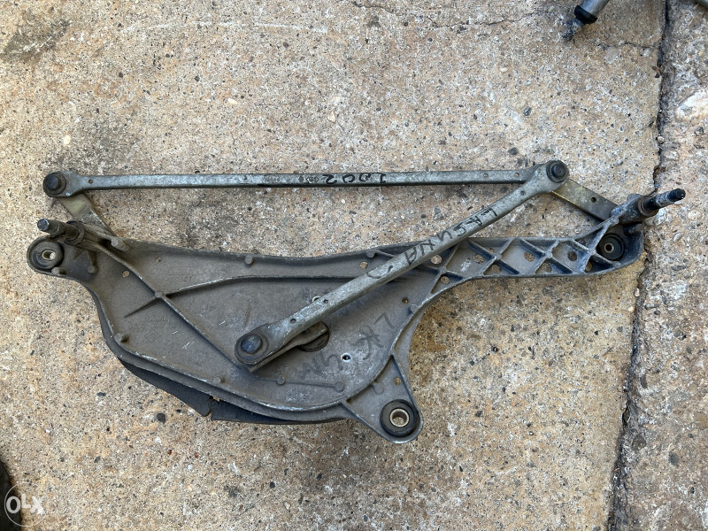 Prednje poluge brisaca i motor reno renault laguna 2002