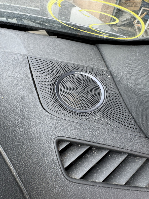 Ozvucenje bang i olufsen audi q5 2011 zvucnici