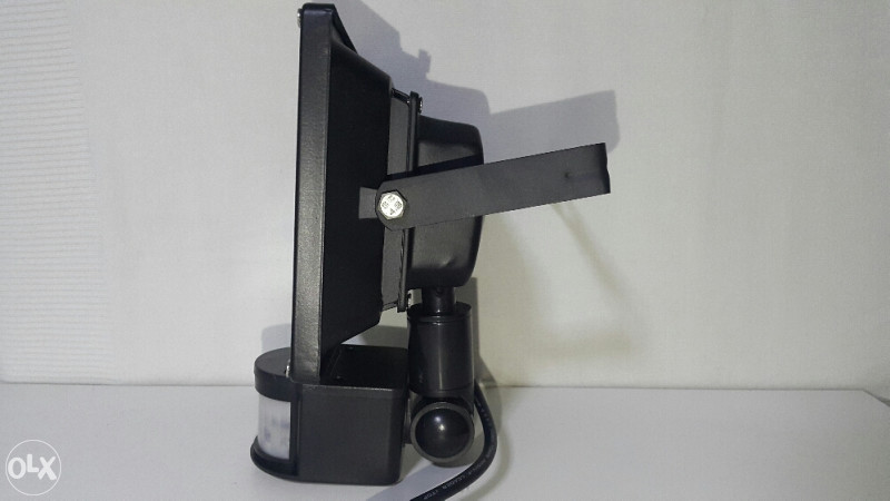 LED REFLEKTOR SA SENZOROM 10W,20W,30W i 50W rasvjeta