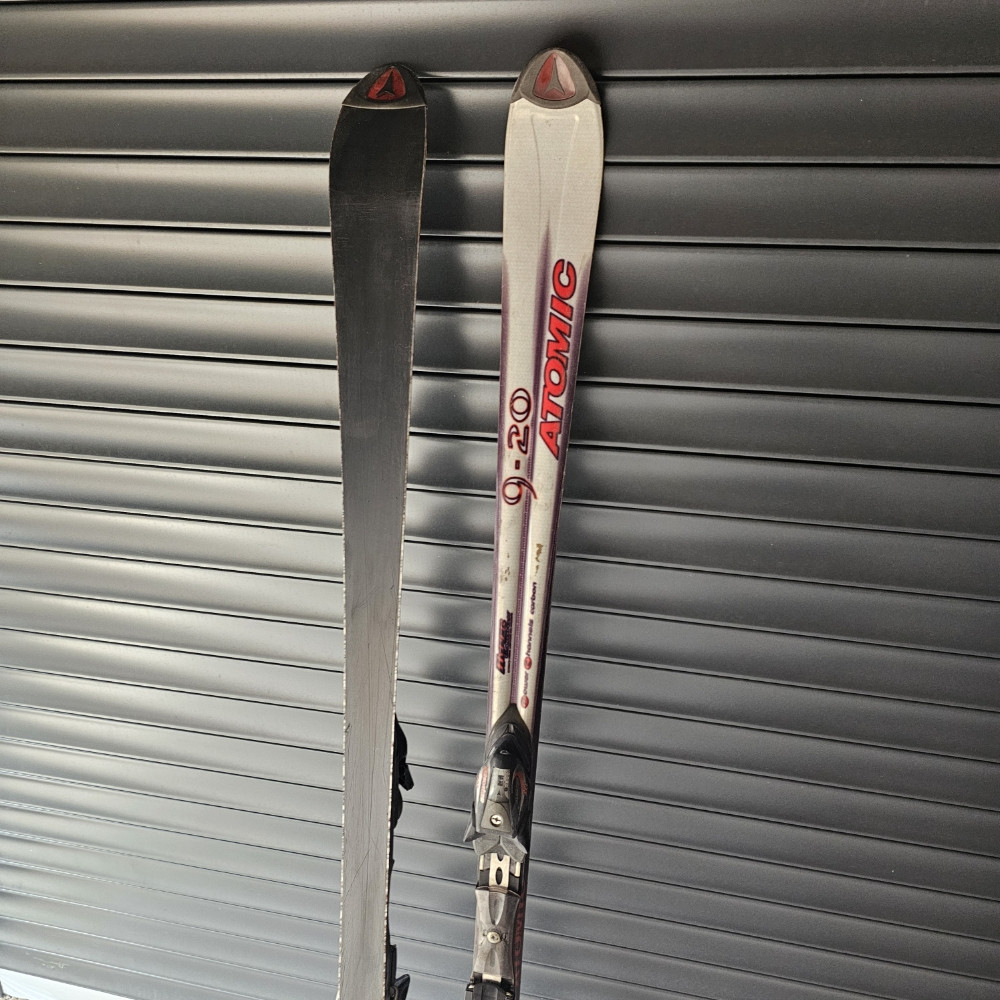 Atomic Skije 180 cm Oprema Za Snijeg Zimska Skijanje