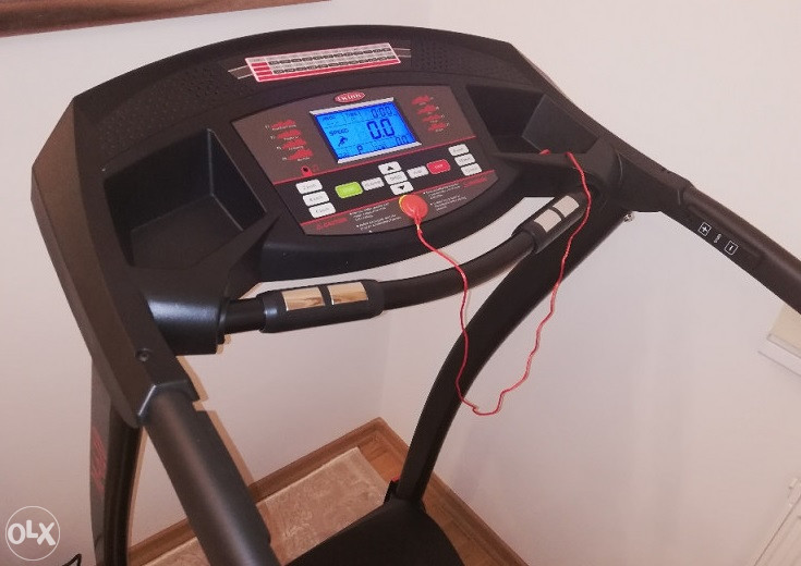 TRAKA ZA TRČANJE Sprava za Vežbanje Fitnes Oprema