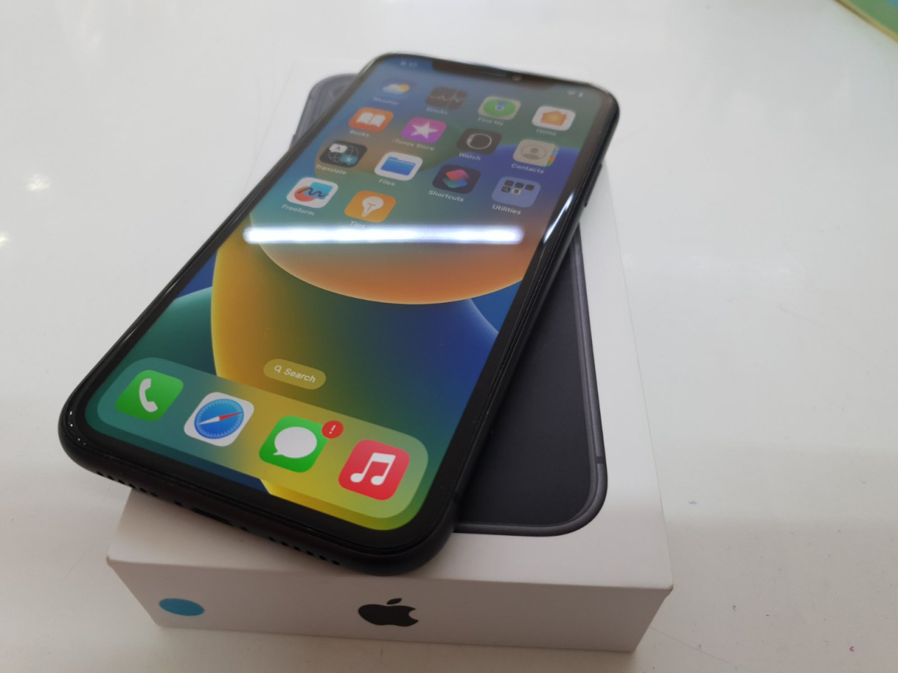 Apple iPhone 11
