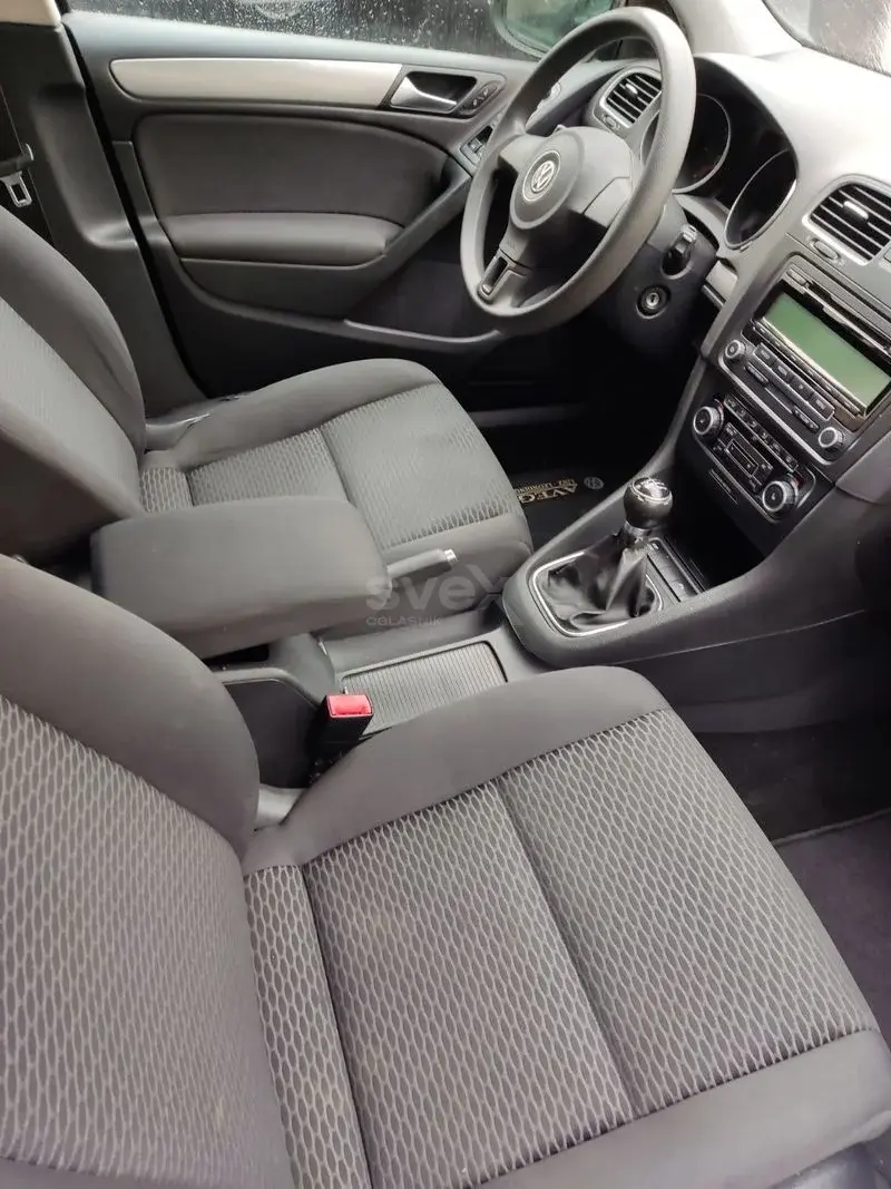Volkswagen Golf VI