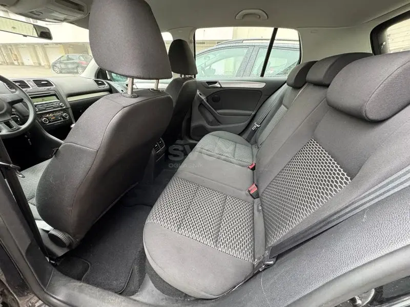 Volkswagen Golf VI