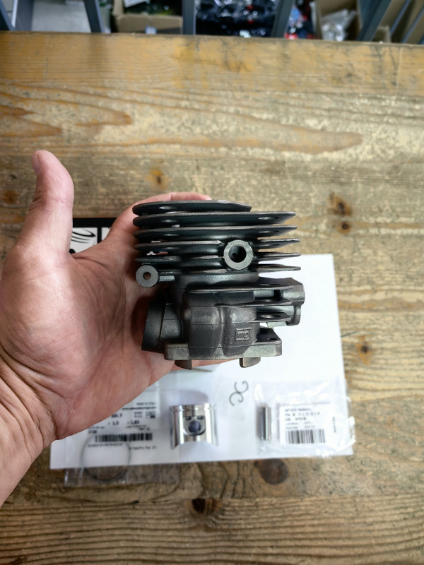 CILINDAR I KLIP HUSQVARNA 357  Fi=46mm  METEOR