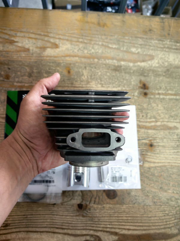 CILINDAR I KLIP HUSQVARNA 385 390 JONSERED 2186 Fi=55mm METEOR