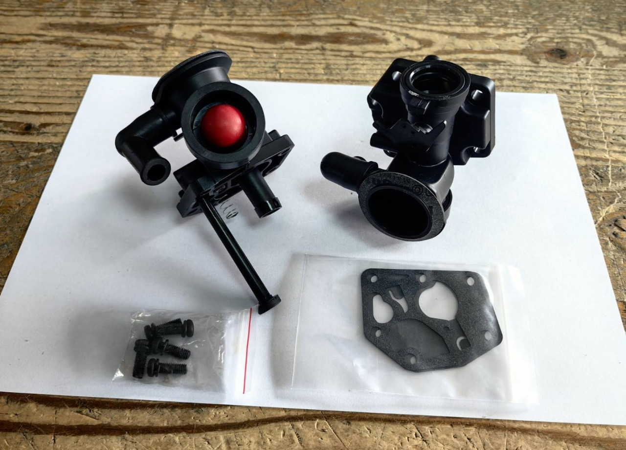KARBURATOR BRIGGS & STRATTON 3,5 do 4 KS SPRINT QUATRO PLASTICNI