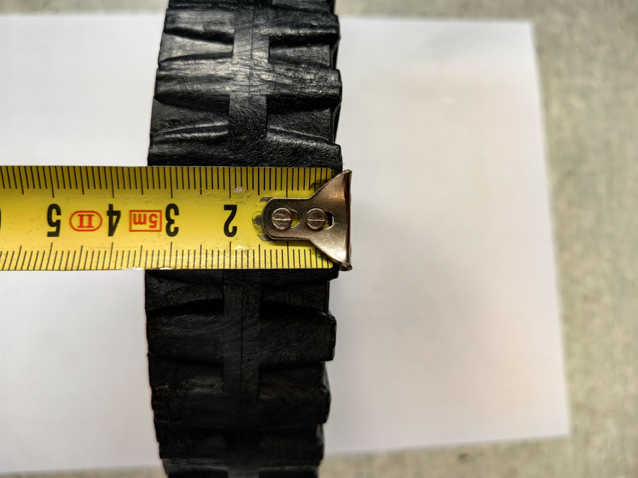 TOCAK ZA KOSILICU ELEKTRICNU SA RADKAPNOM 156x12x35 mm ZADNJI