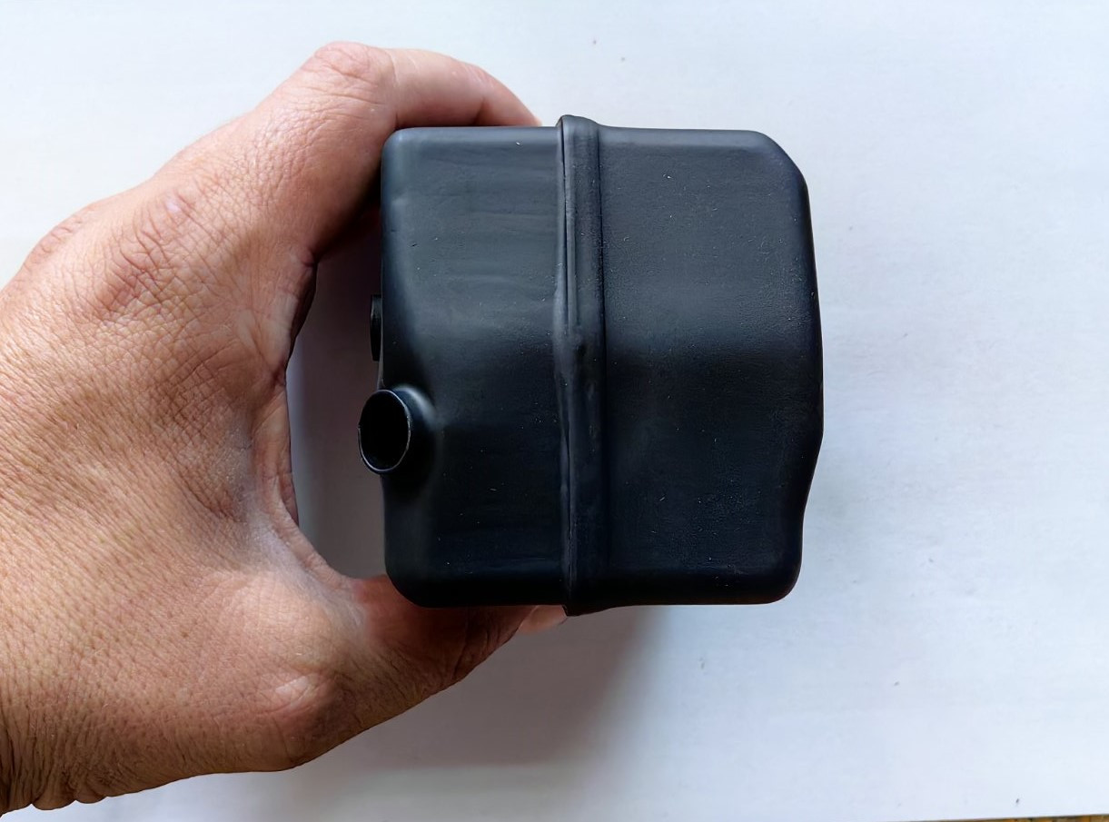 AUSPUH HUSQVARNA 61 NOVI TIP 268 272 268XP 272XP