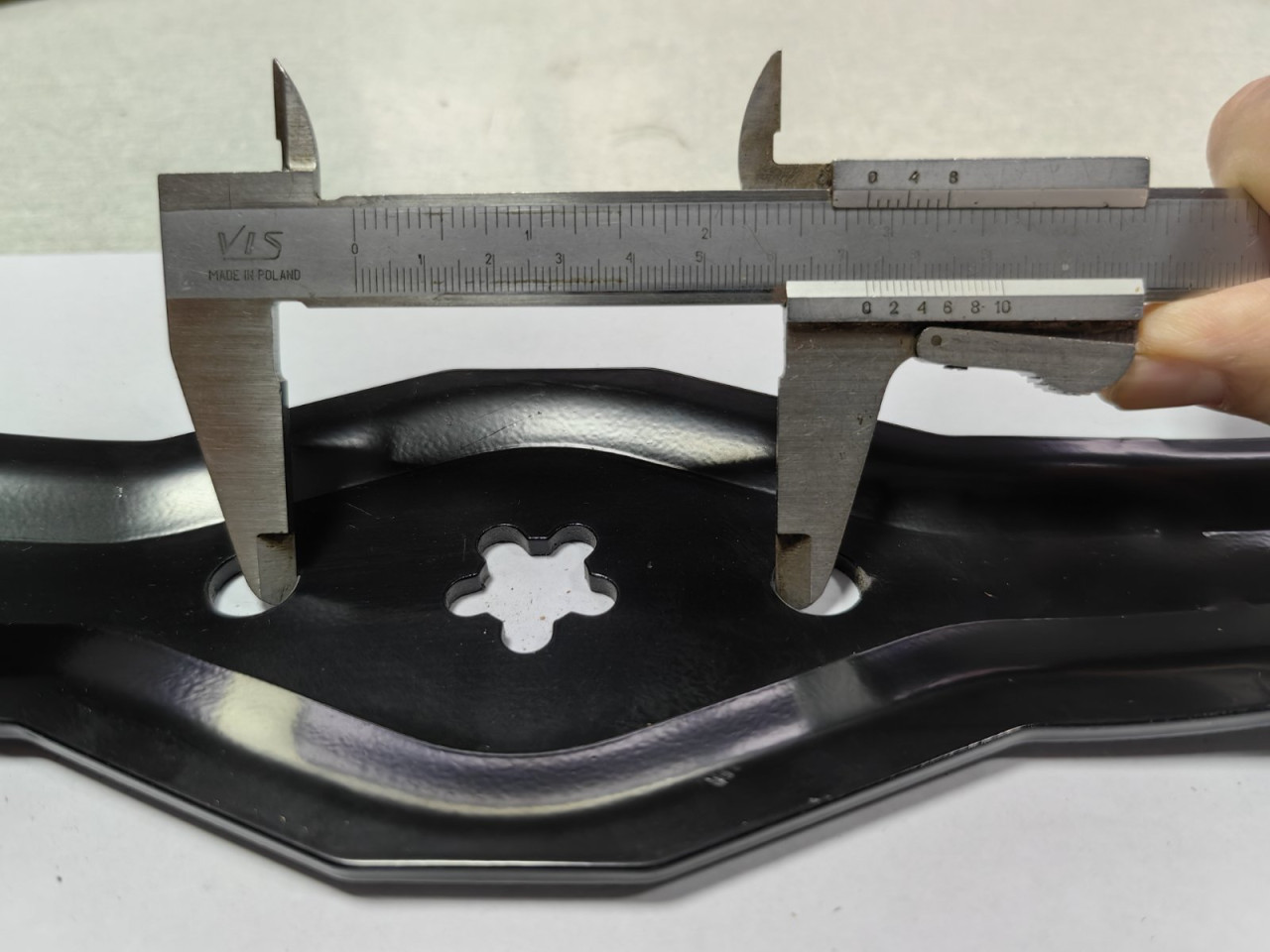 NOZ ZA TRAKTOR KOSILICU LIJEVI I DESNI 54,3 cm HUSQVARNA
