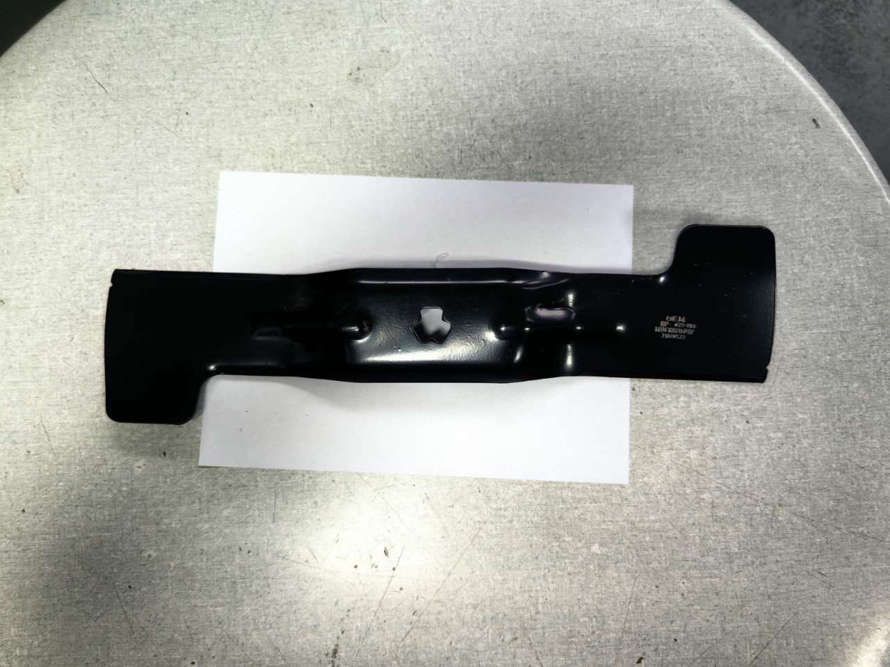 NOZ ZA TRAKTORSKU KOSILICU MTD LIJEVI I DESNI 46,7 cm