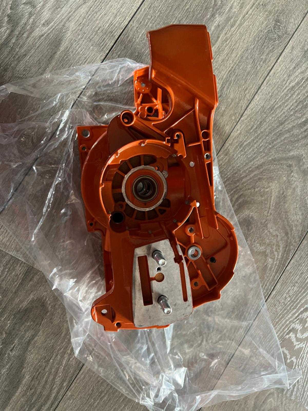KUCISTE MOTORA HUSQVARNA 365 362 371 372 375