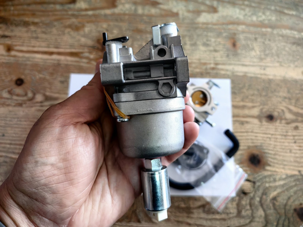KARBURATOR BRIGGS & STRATTON 14-18 KS 799727 698620 499153 498061