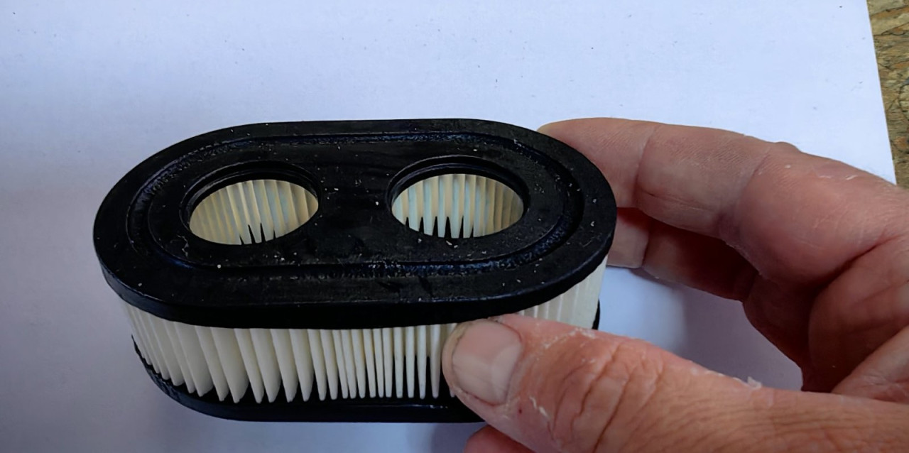 FILTER VAZDUHA BRIGGS & STRATTON 650 550 575 798452 593260 334404