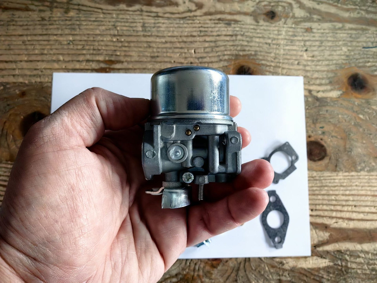KARBURATOR BRIGGS I STRATTON SERIE 798653 696981 698860