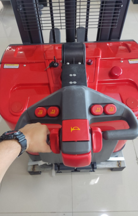 Elektricni paletar / viljuškar STRONG