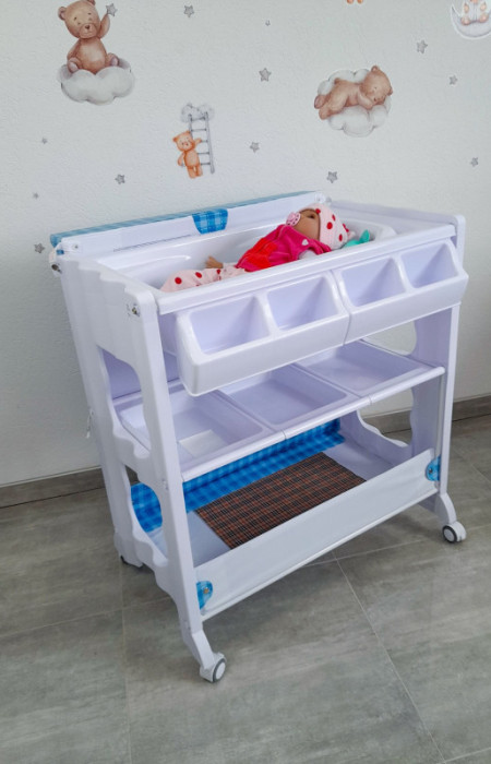 Stalak sa kadom i podlogom za presvlačenje