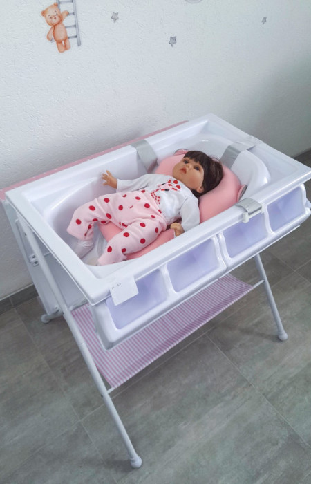 Stalak sa kadom i podlogom za presvlačenje