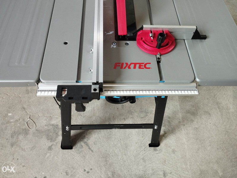 STOLNA PILA 1800W FIXTEC FTS18001
