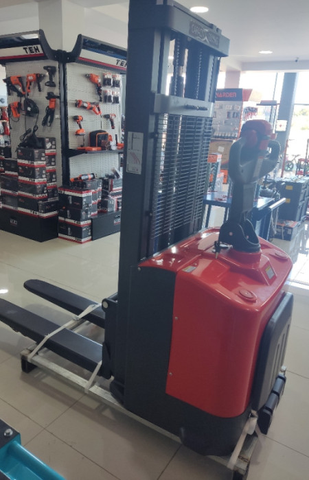 Elektricni paletar / viljuškar STRONG