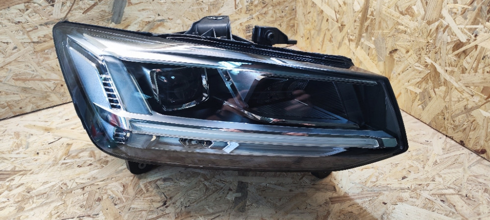 Far Audi Q2  81A941034