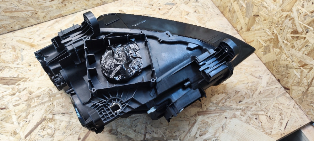 Far Audi Q2  81A941034
