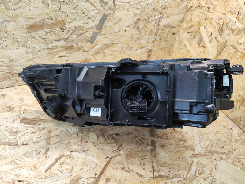 Far Q5 led matrix desni 80A941036 80A.941.036