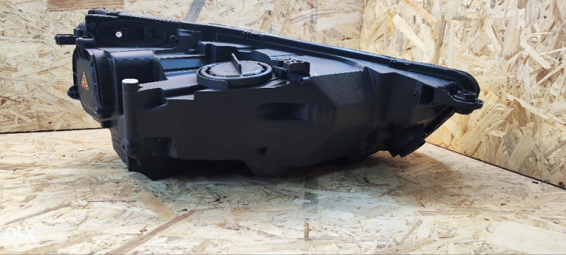 Far Audi Q5 80A941005 15- Xenon led Lijevi