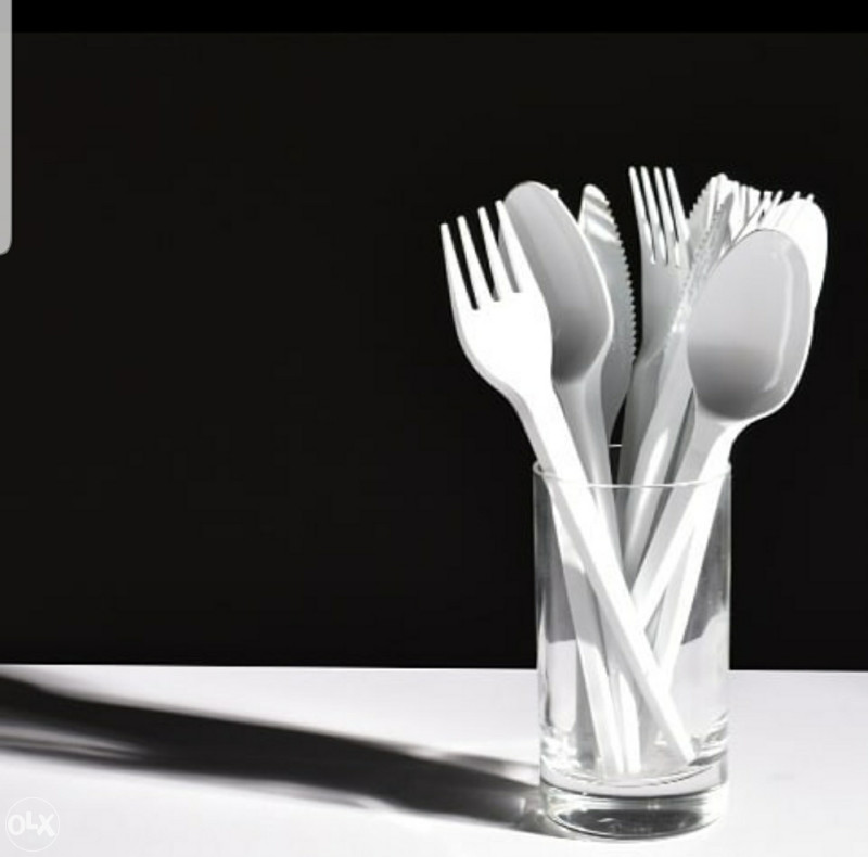 PLASTIČNI ESCAJG SET (nož,viljuška,salveta)